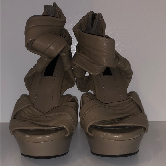 Burberry Leather Platform Sandals - Picture 2 of 8